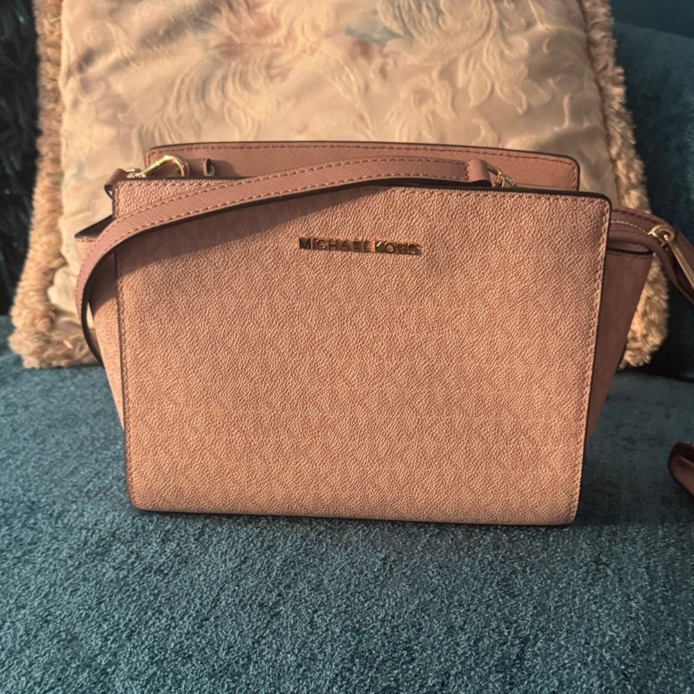 Michael Kors Blush Crossbody Bag